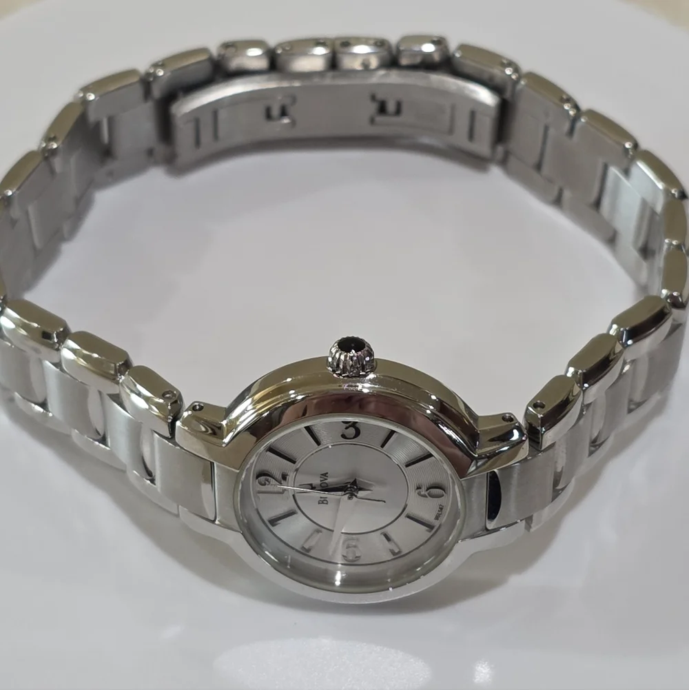 Classic Silver Bulova Women's Dress Collection Easy Read Wrist Watch C860903